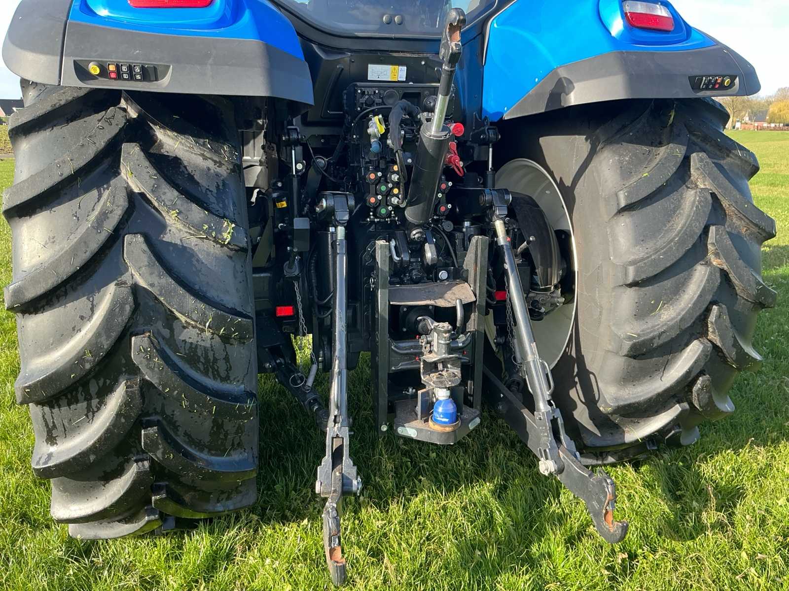 Seitenansicht des gebrauchten New Holland T7.300 Raupendozers